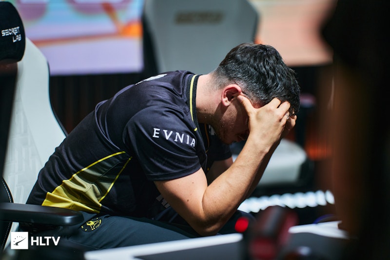 B8 upset Vitality on Dust2 to reach the Esports World Cup playoffs