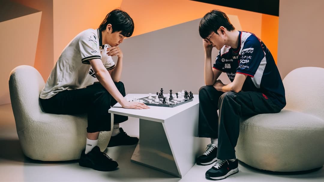 Faker and Chovy's signed chessboard goes to auction until August 31